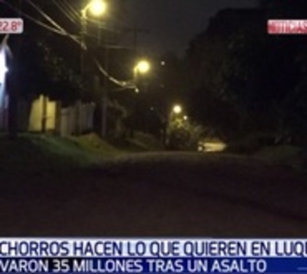 Motochorros dejan sin salario a obreros de construcción en Luque - Paraguay.com