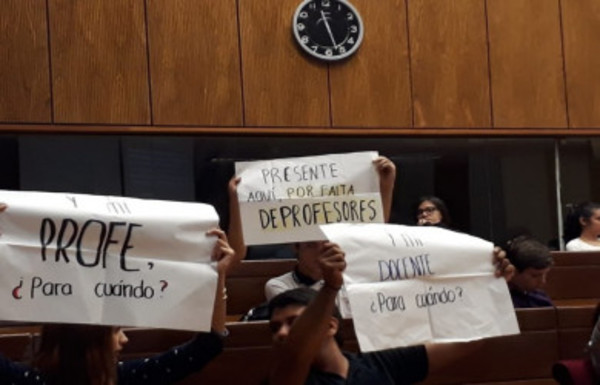 Piden que el ministro de Educación explique
