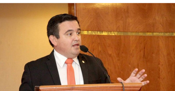 Directores destacan falta de idoneidad de ministro y piden su interpelación - ADN Paraguayo