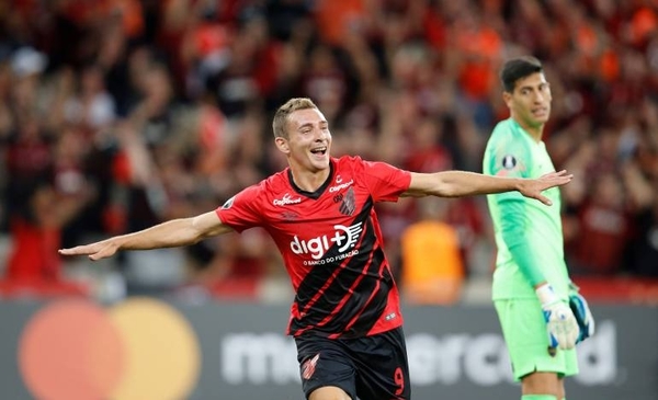HOY / Con triplete de Ruben, Paranaense golea a Boca y toma el liderato del grupo G