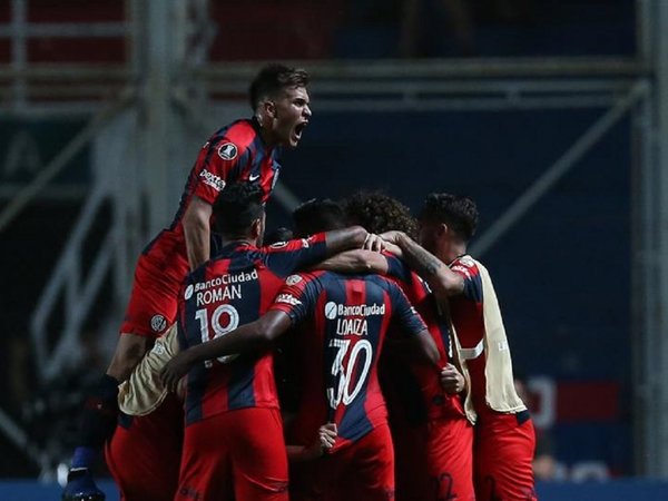 San Lorenzo vence a Palmeiras y es líder del grupo F