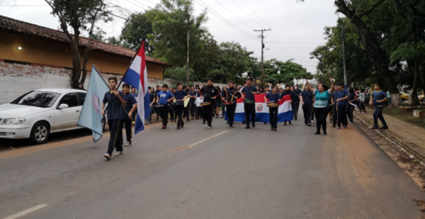 HOY / Crispación estudiantil: alumnos cierran calle porque desde agosto no tienen docentes