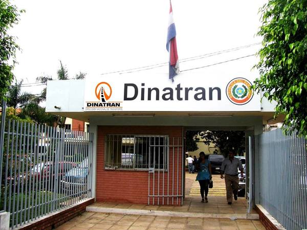 Dinatran insta a inscribir vehículos en Registro de Automotor de Sector Público » Ñanduti