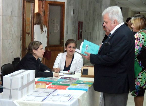 Realizaron feria de libros en sede judicial de Capital