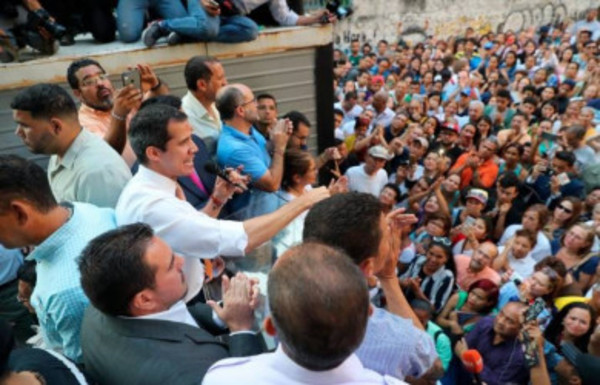 Chavismo aprueba enjuiciamiento de Juan Guaidó - Radio 1000 AM
