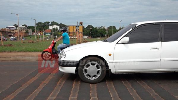 REDUCTORES “FRENARON” ACCIDENTES EN AVDA. JAPÓN.