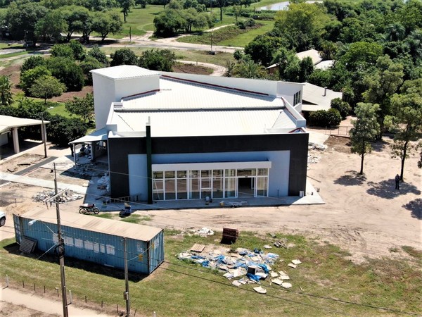 Invierten 4200 millones de guaraníes en nueva farmacia de Chortitzer