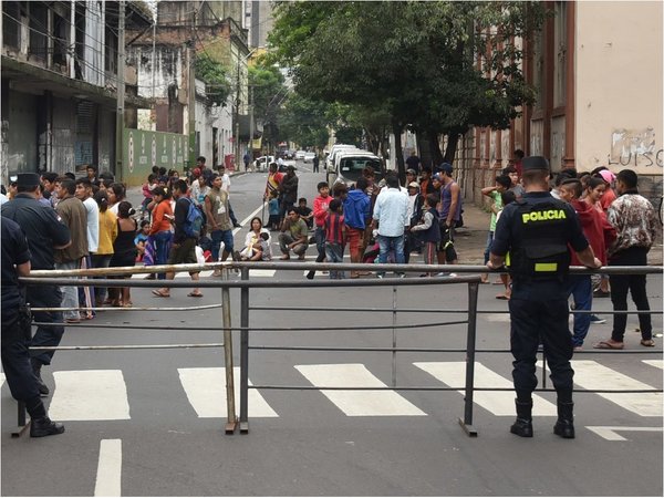 Indígenas cierran calles en microcentro de Asunción | Paraguay en Noticias