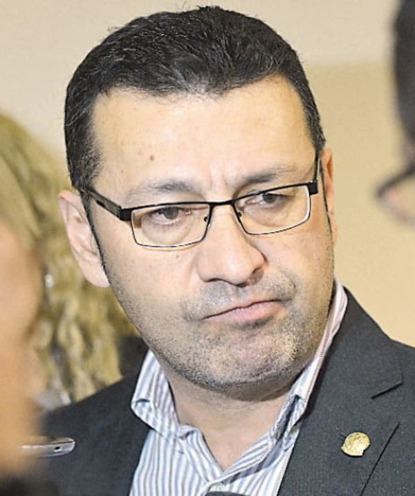 Defienden a D'Ecclesiis, acusado de narco | Paraguay en Noticias