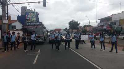 Estudiantes de la Fenaes exigen la interpelación del ministro Petta » Ñanduti