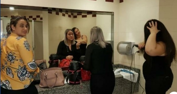 Copan baños de Diputados para hacerse planchita - Digital Misiones