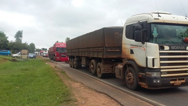 Cuatro horas de cierre de ruta en Capiibary | Paraguay en Noticias