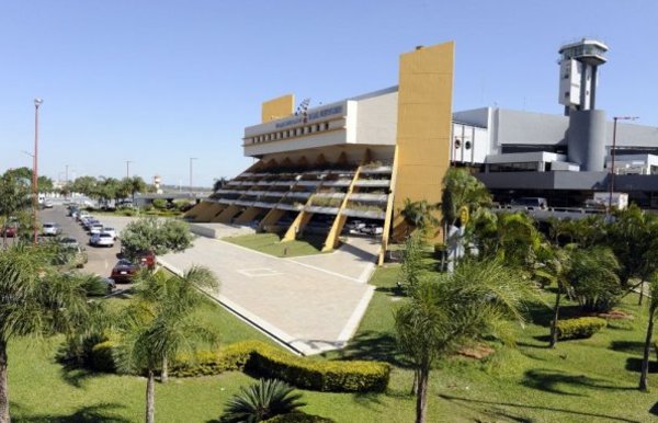 Titular de Dinac dice que se reevaluará la adjudicación de obras en Aeropuerto » Ñanduti