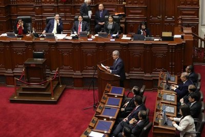 Sanción a legislador peruano por acosar a periodista - Internacionales - ABC Color
