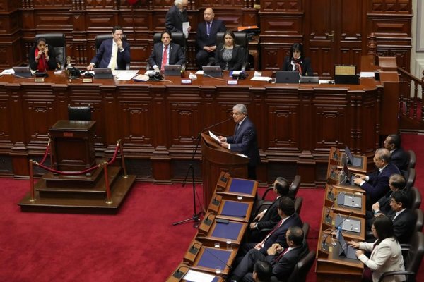 Sanción a legislador peruano por acosar a periodista - Internacionales - ABC Color