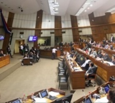 Becas de Itaipú: Diputados rechaza revisión de proceso de selección - Paraguay.com