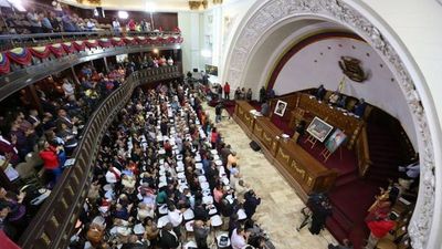 Guaidó está bajo amenaza de arresto acusado de usurpador