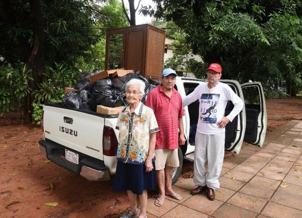 Abuelos piden quedarse en hogar Santa Teresita - Edicion Impresa - ABC Color
