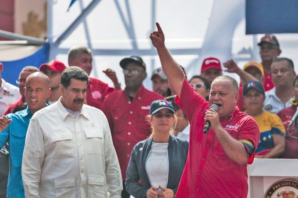 Maduro revoca la inmunidad a Guaidó