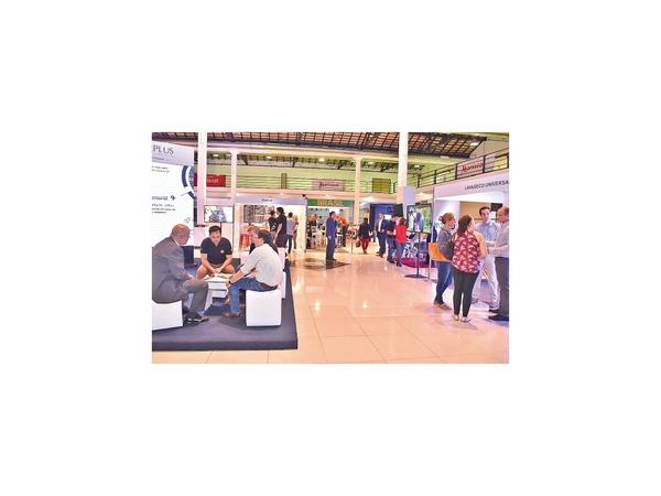 Firmas de Uruguay y Brasil, presentes en feria de franquicias
