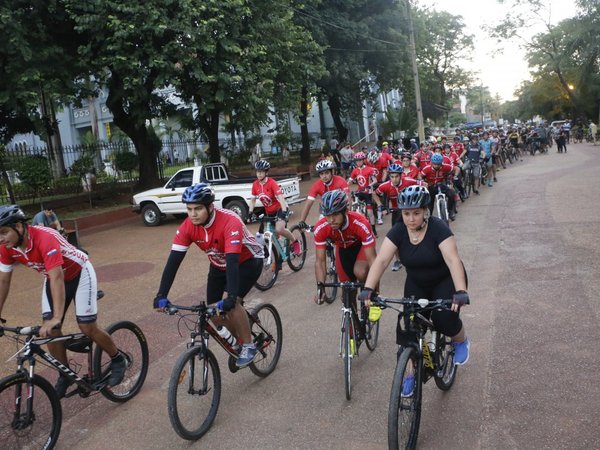 Ciclista falleció por culpa de los autos mal estacionados