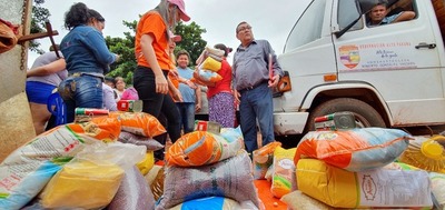 Vaesken entrega kits alimenticios de la SEN a personas afectadas por temporales