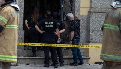 Diez muertos en tiroteo tras robo frustrado en dos bancos en Brasil | .::Agencia IP::.