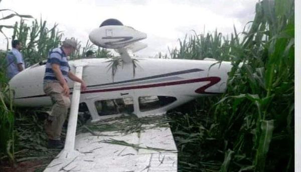 Avioneta aterriza de emergencia en Campo 9