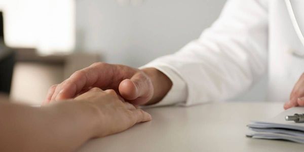 Médicos del IPS denuncian a su jefe por abuso sexual