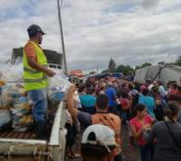 Entregan víveres a comunidades aisladas del Chaco - Paraguay.com