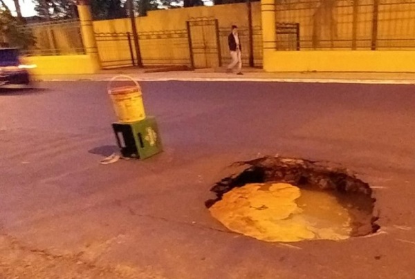 Cierran de forma parcial la Avenida España por hundimiento de la calzada
