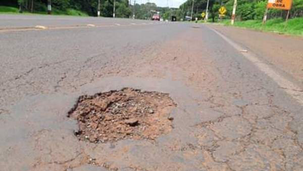Volverán a realizar bacheo en la supercarretera - ADN Paraguayo