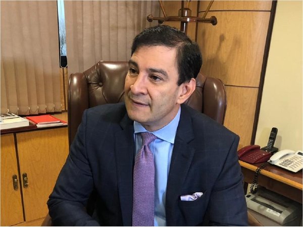 Silvio Ovelar evita opinar sobre posible interpelación de Petta