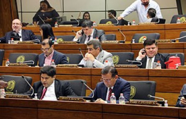 Capacitarán a funcionarios de Diputados en lengua de seña - Radio 1000 AM