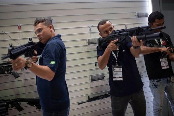 Ambiciones de fabricantes de armas se disparan en el Brasil de Bolsonaro - Internacionales - ABC Color