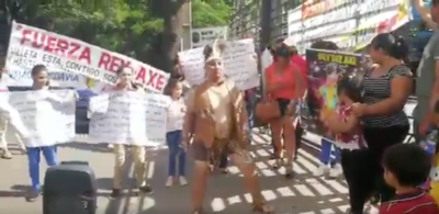 HOY / VIDEO | Al ritmo del Axé se manifiesta en la vía pública para ingresar a la TV