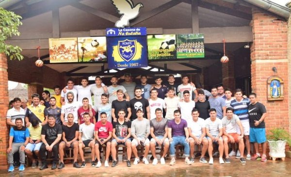 Plantel de Luqueño, en Rompe Canillas | Paraguay en Noticias