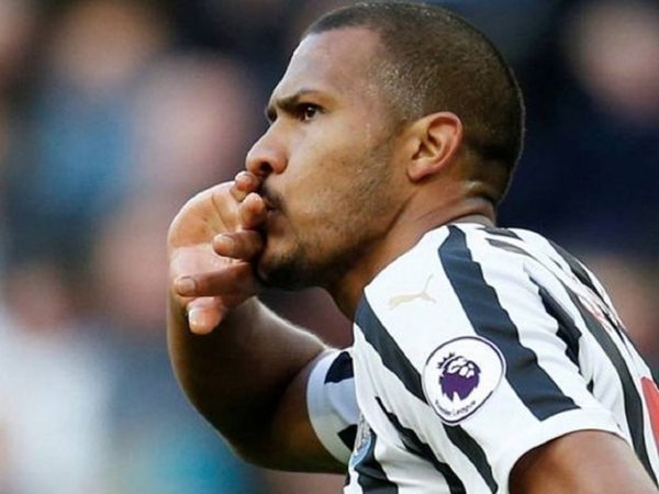 Salomón Rondón, entre los mejores fichajes de la Premier