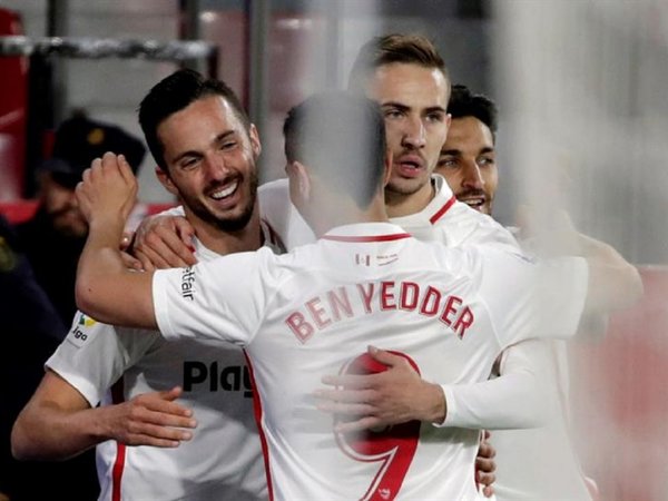 Sevilla se aferra a Europa y el Alavés pierde gas