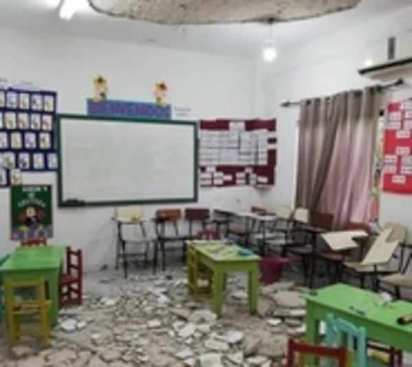 Cielo raso de escuela se desprende y deja dos niños heridos  - Paraguay.com