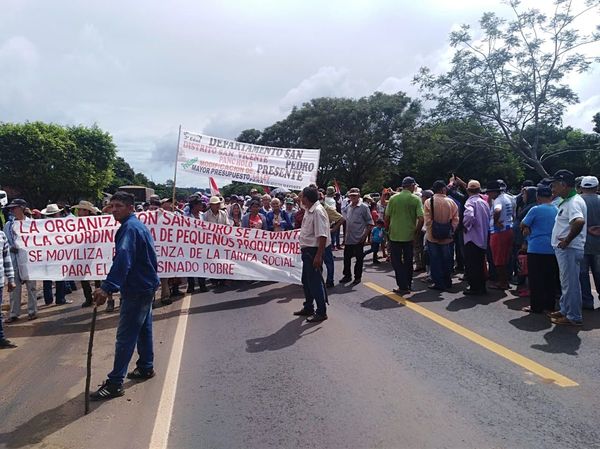 Campesinos vuelven a cerrar rutas en San Pedro