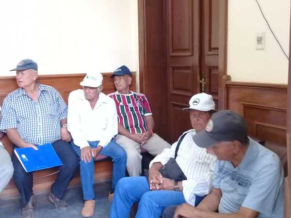 Abuelitos podrían quedar sin  hospital y acusan de negociado con “sin techos” | Radio Regional 660 AM