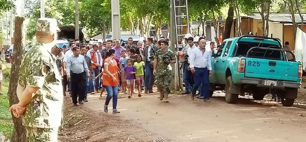 Abdo visitó refugio de damnificados - Nacionales - ABC Color