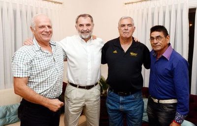 Grand Prix, homenaje a Modesto García - Deportes - ABC Color