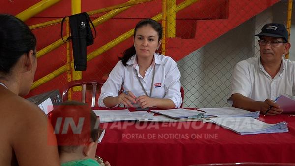 LA ANDE EN SAN JUAN DEL PARANÁ PARA RESPONDER A RECLAMOS.
