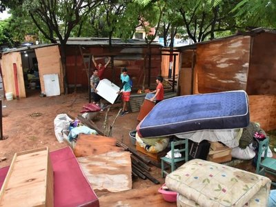 1.125 familias albergadas en predio militar por inundación