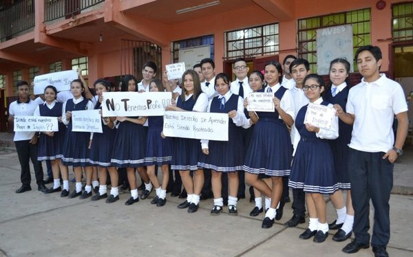 Alumnos de San Antonio quieren aprender inglés | Paraguay en Noticias 