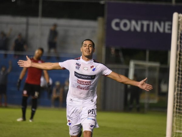 Nacional se ilumina en la Visera y vence a San Lorenzo