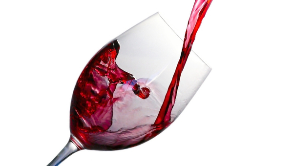10 vinos de menos de G. 100.000 que vale la pena tener en la copa