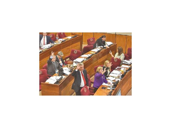Senado deroga requisito para aumento salarial a docentes